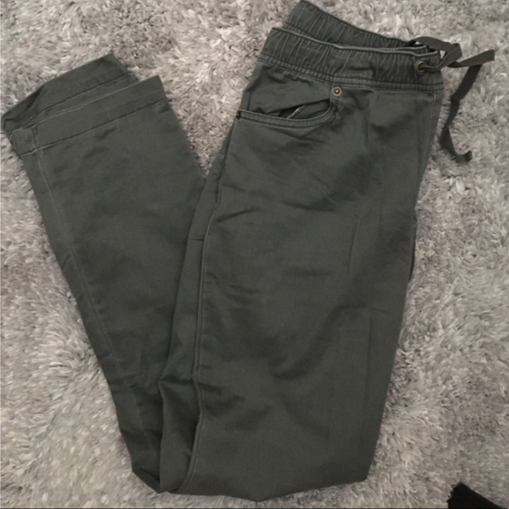 F21 army green high waisted pants